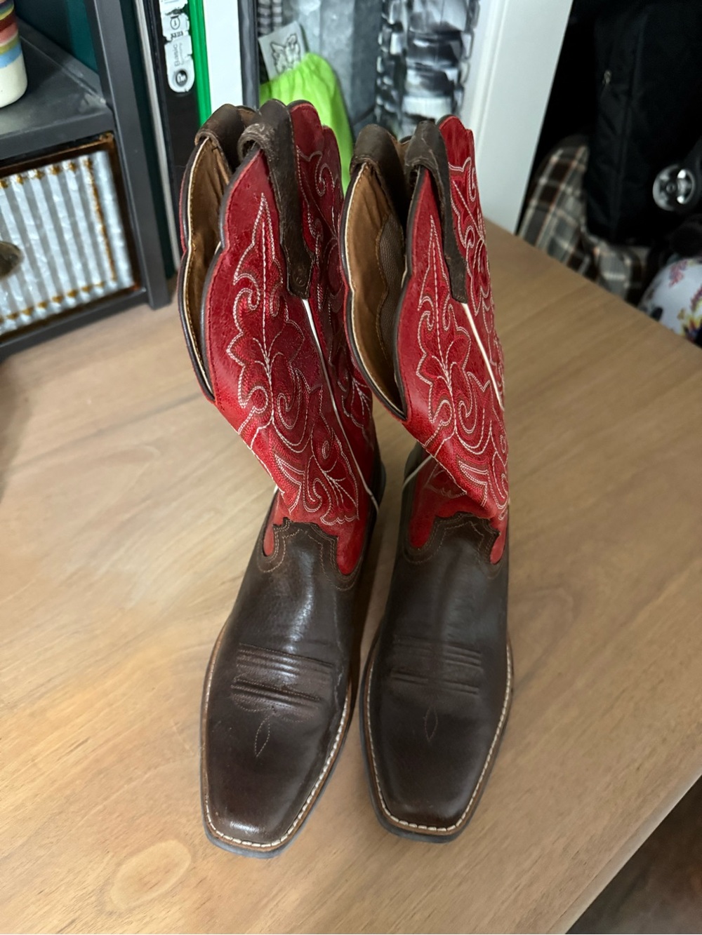 Women’s Ariat Quickdraw Western  Boots - Red & Brown embroidered- 7M